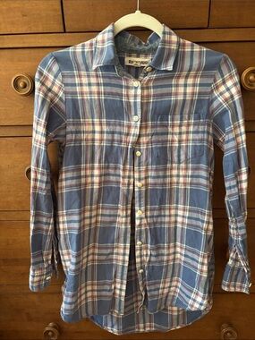 Rivet & Thread Blue Plaid Button-Down Shirt - Women's